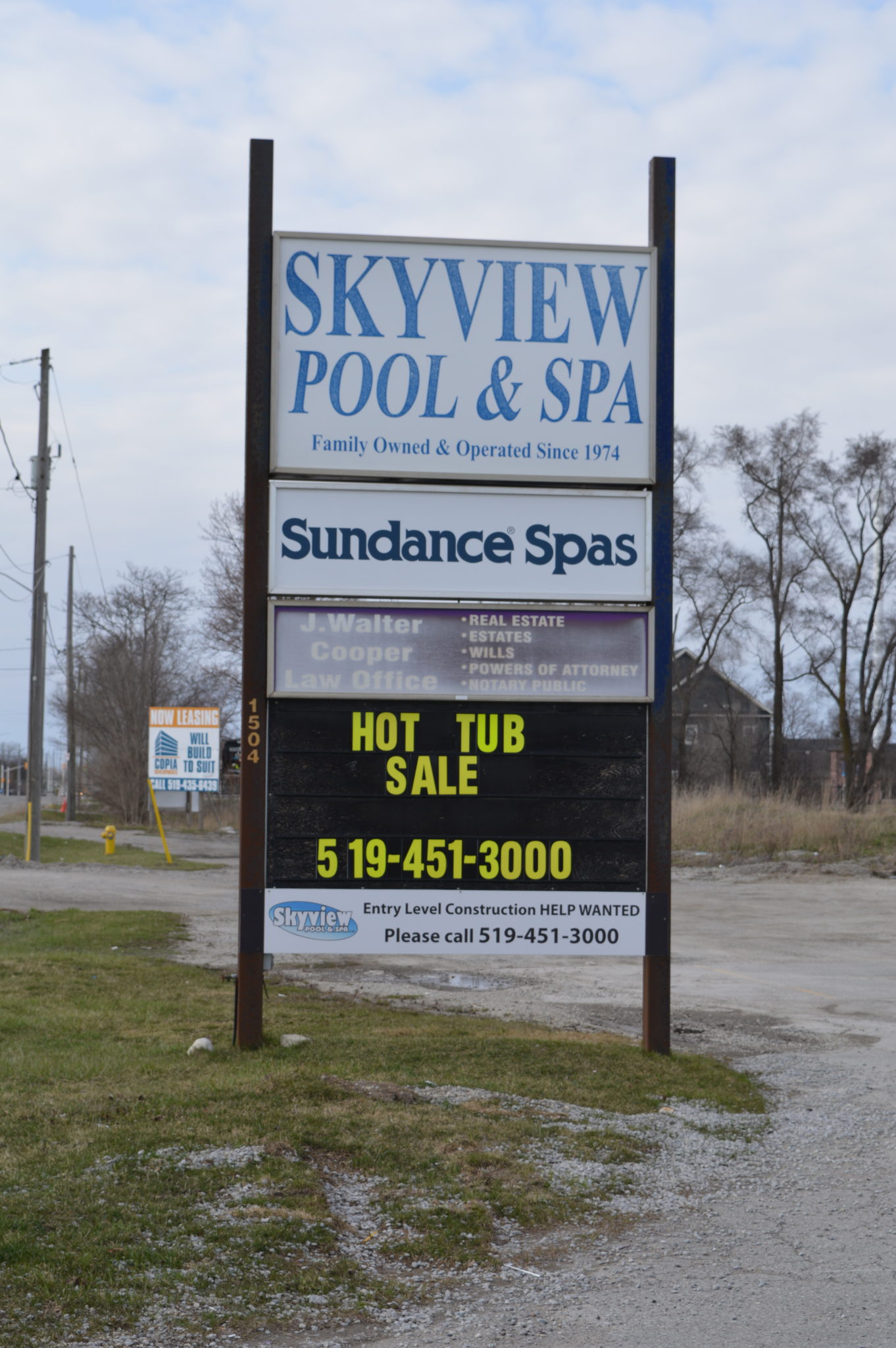 Skyview pools and spa sign